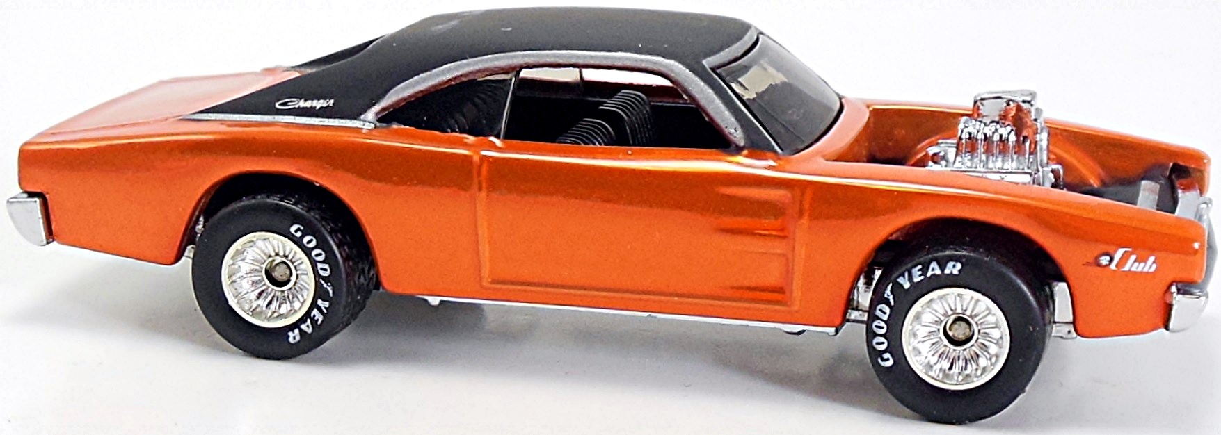 hot wheels large and in charger